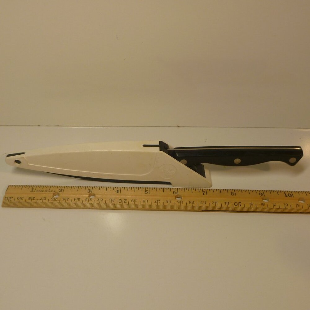 Pampered Chef 5" Utility Knife with Sharpening Sheatth